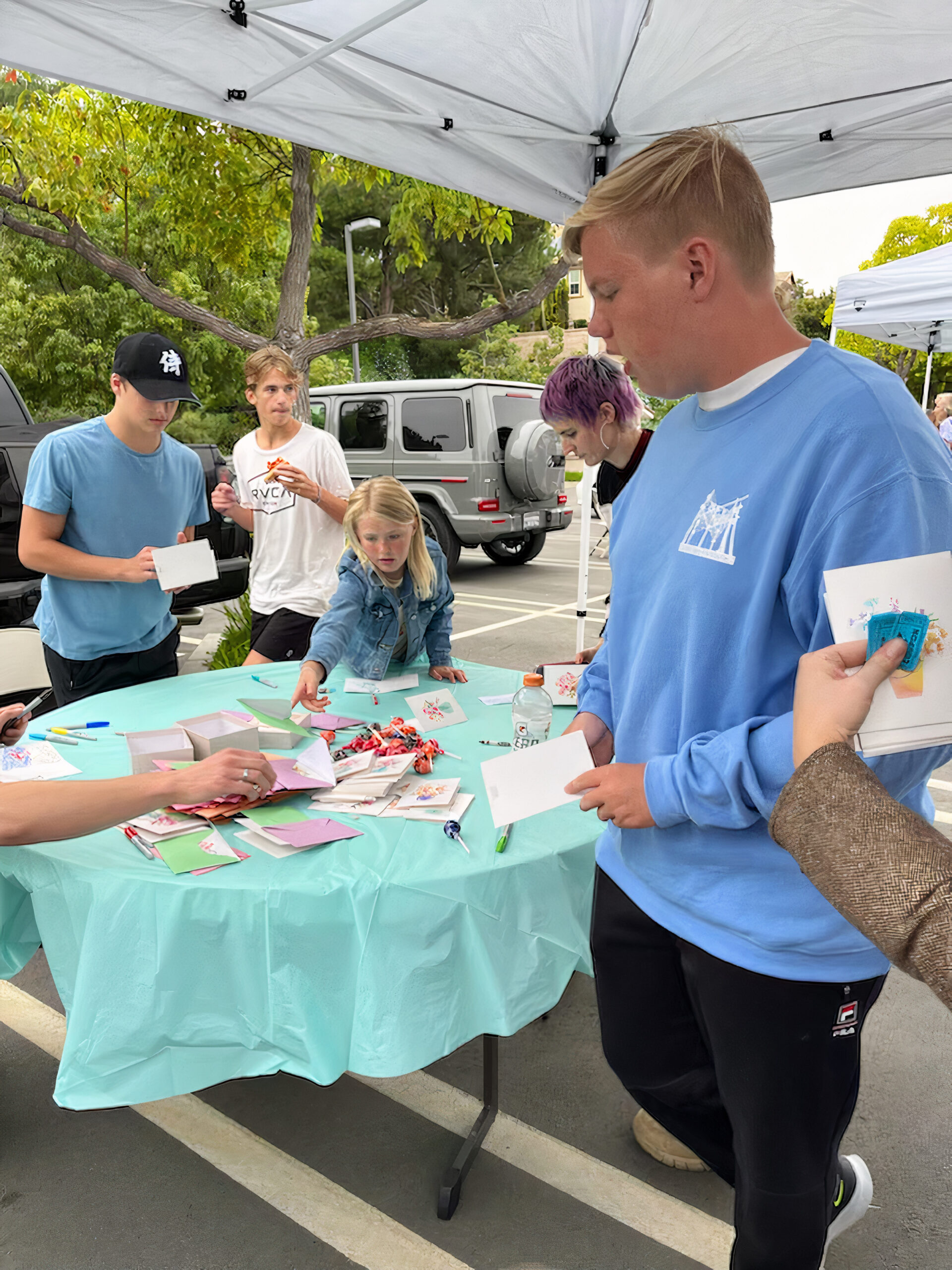 Volunteer senior service cards donate give community 1